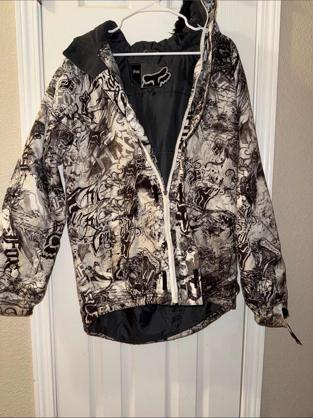 Fox Women's Black & White Graphic Ski Jacket with Hood